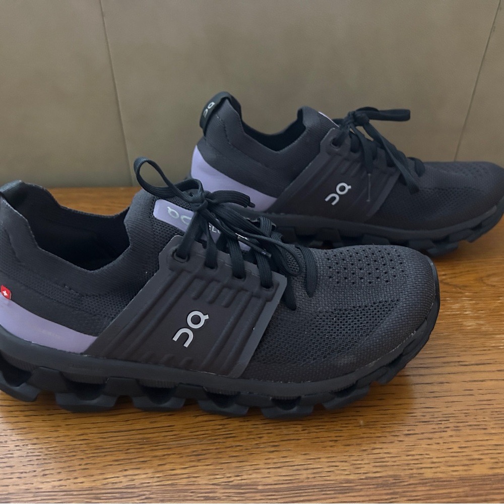 On Cloud Women's Athletic Shoes in Black and Lavender